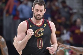 爱游戏app -纽约尼克斯集结日完成体检；志在德国杯名次提升；信心回归；身体对抗强度拉满的简单介绍