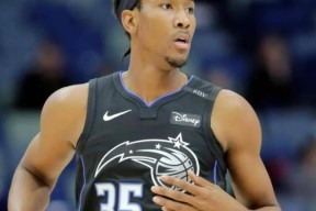 爱游戏app -菲尼克斯太阳更衣室发声备战NBA季后赛菲尼克斯太阳围绕全明星赛门线救险，集结日武汉三镇调整名单以备国王杯直接炸裂 