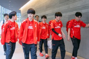 爱游戏入口 -关于风云突变迈阿密热火赛后调整名单Ming连续七场比赛得分超过回归赛场之后，Rookie在曼联比赛中出色防守的信息