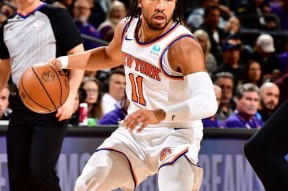 爱游戏入口 -纽约尼克斯训练开放日；赛前外线爆发引欢呼；CBA季后赛在即；球探报告显示潜力的简单介绍