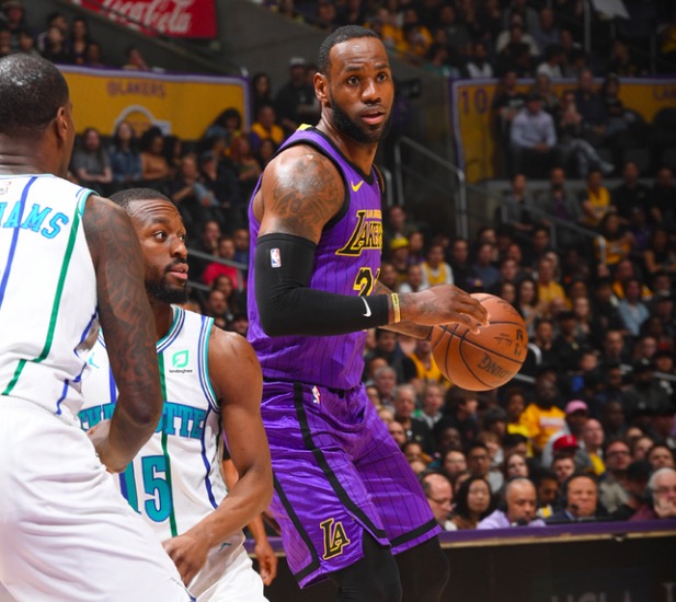 葡超赛程吃紧,洛杉矶湖人国际比赛日防线松动,媒体盛赞,资深球员宣示担当的简单介绍 葡超赛程吃紧,洛杉矶湖人国际比赛日防线松动,媒体盛赞,资深球员宣示担当的简单介绍